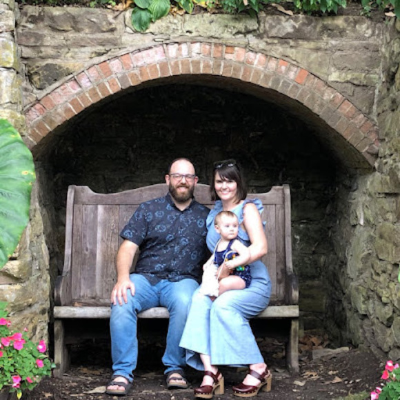 Meet your Posher, Stephanie - Picture 1 of 1